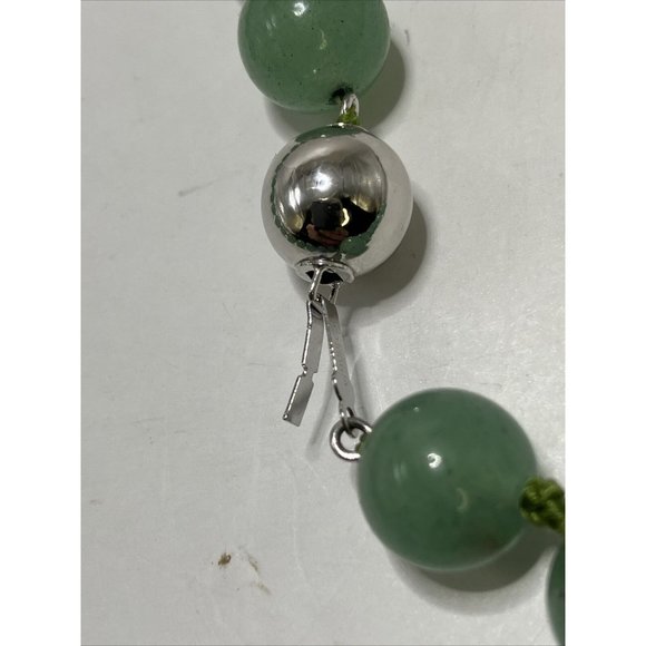 Stunning Sterling Silver And Jade Beaded Hand-knotted Necklace - Picture 5 of 9